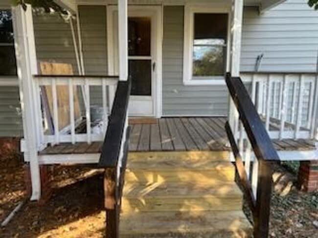 Building Photo - Henrico East