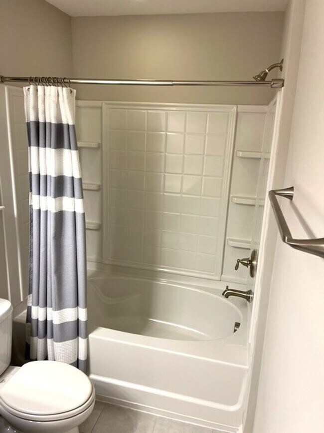 Building Photo - Coming Soon - Lovely 2 Bedroom 2.5 Bath Townhome in Goose Creek!