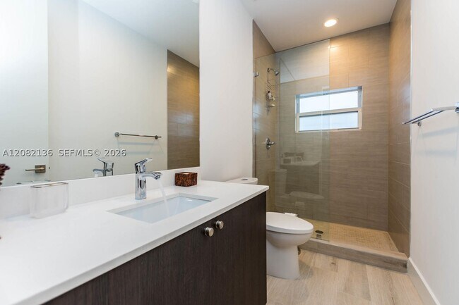 Building Photo - 2875 SW 33rd Ct