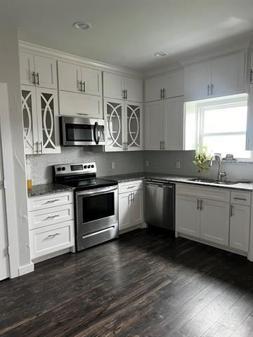 Building Photo - 221 Kimbell St
