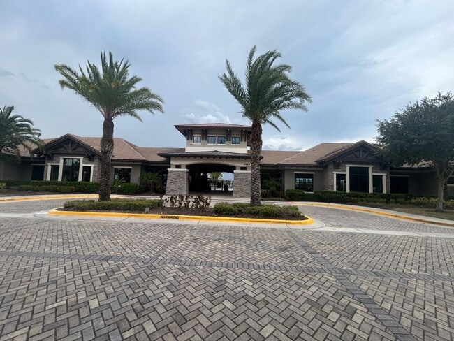 Building Photo - Beautiful 4 bed 3 bath w/loft, 2 story hom...