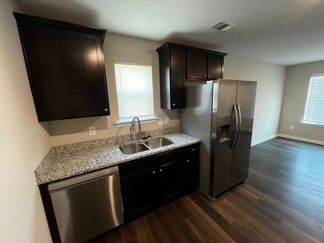 Building Photo - Stunning New Construction in the Heart of Columbus