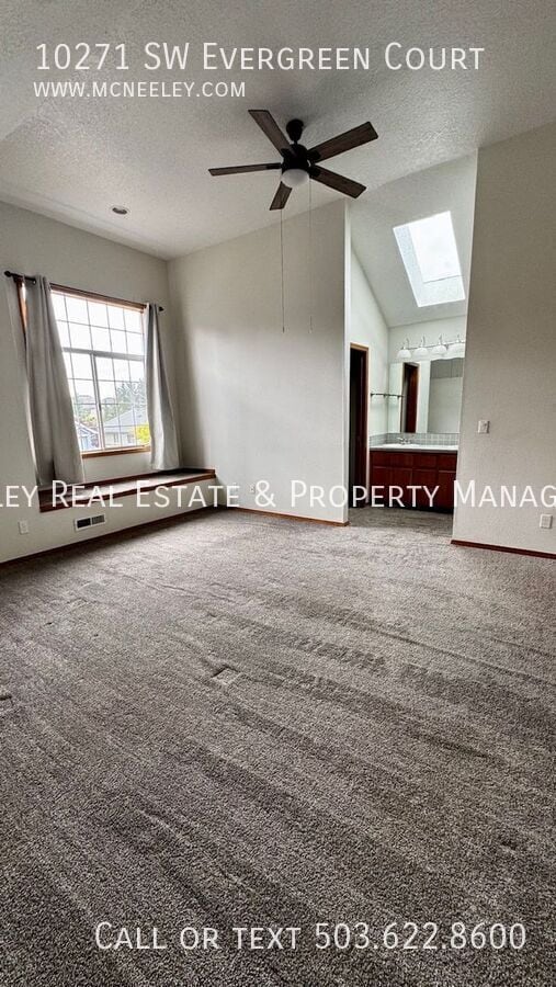Building Photo - 10271 SW Evergreen Ct