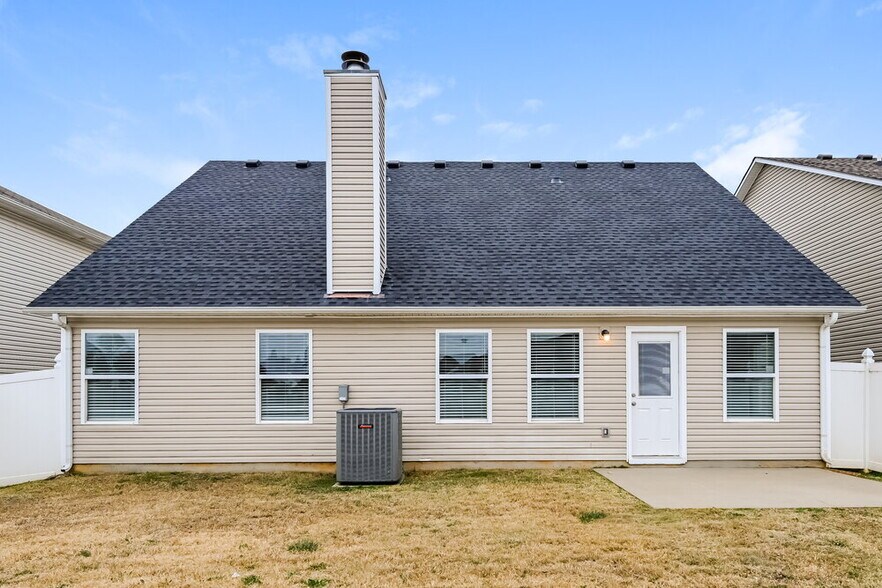 Building Photo - 711 Elderberry Way