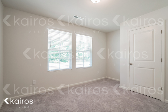 Building Photo - 2607 Provence Dr SE