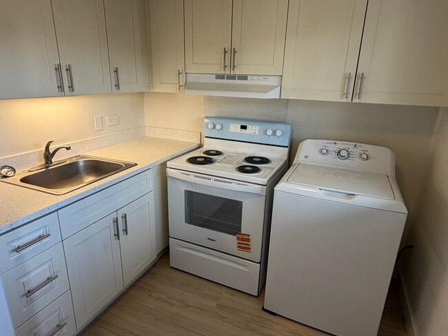 Building Photo - Studio in the Pleasanton - located Right A...