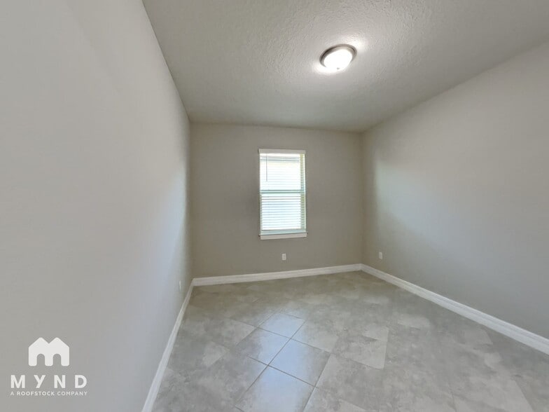 Building Photo - 10705 Green Harvest Dr.