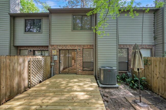 Building Photo - 26 Willowwood Cir