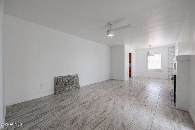 Building Photo - 2314 E Osborn Rd