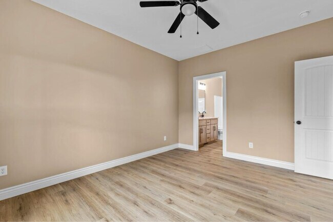 Building Photo - 106 E Mills Rd