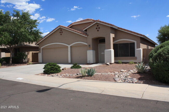 Building Photo - 6757 W Avenida Del Rey