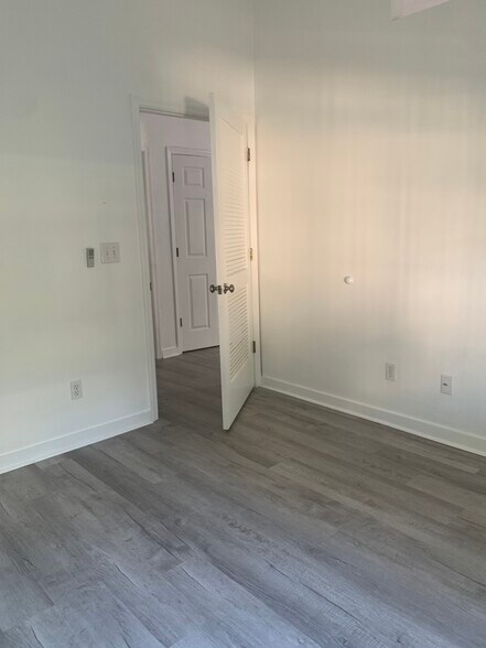 Building Photo - 135 Grayton Village Rd