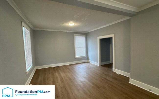 Building Photo - 1688 Glenview Ave