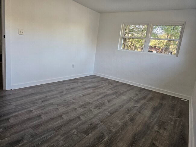Building Photo - 1210 Barcelona Dr