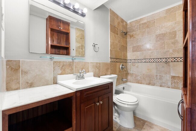 Building Photo - 2750 Holly Hall St