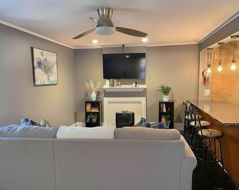 Building Photo - 36 S Union St