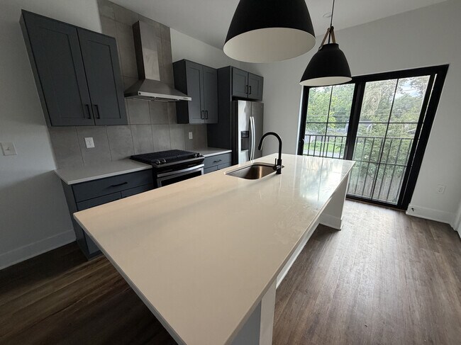 Building Photo - 351 Loeffler Ave