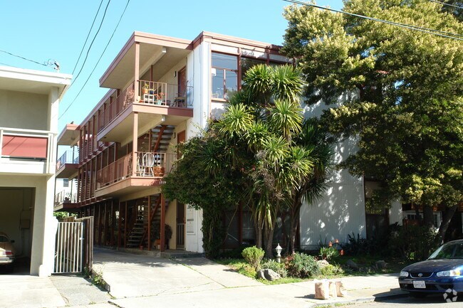 Primary Photo - 1819 Addison St