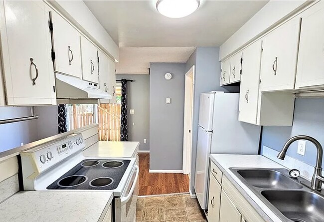 Building Photo - 1200 4th Ave