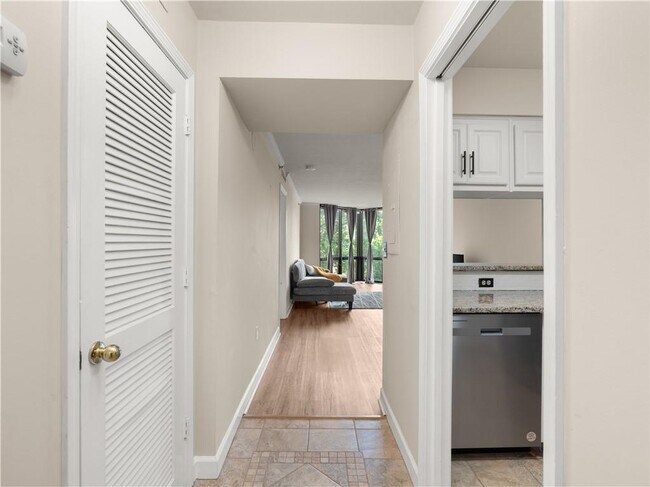 Building Photo - 2870 Pharr Ct S Northwest