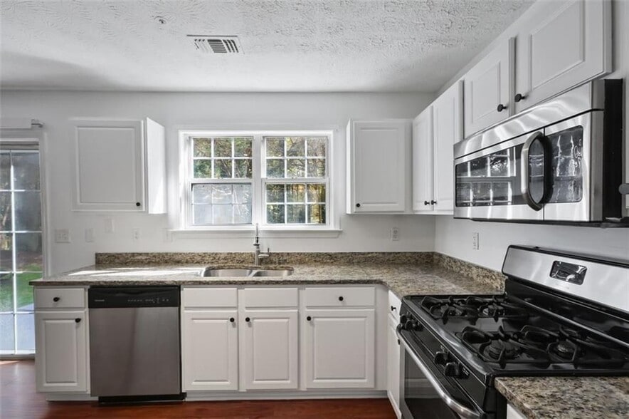 Building Photo - 1442 Glenover Cir