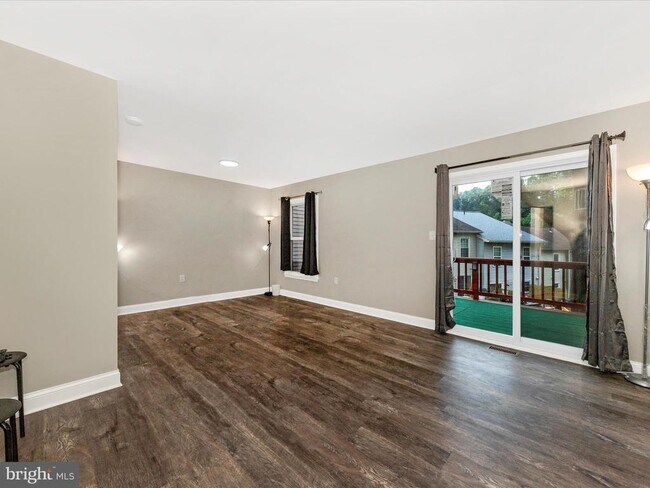 Building Photo - 14004 Daleshire Way