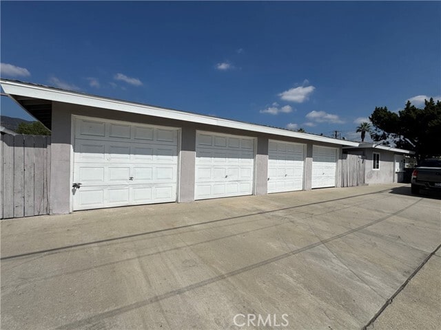 Building Photo - 409 E Lemon Ave