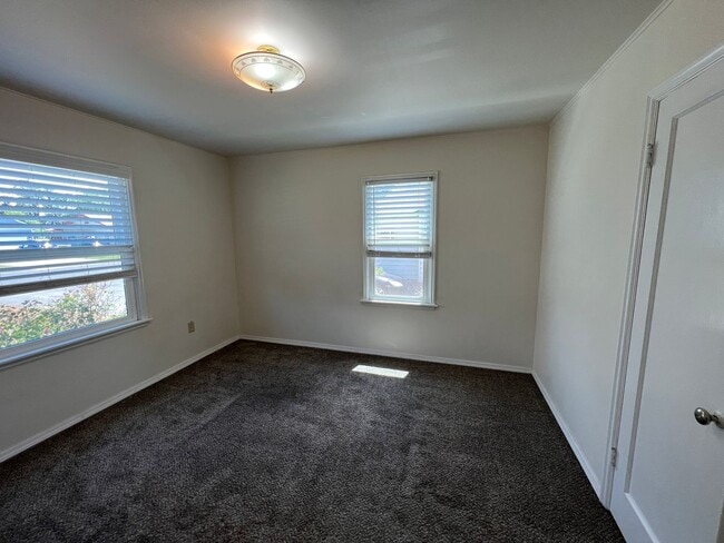 Building Photo - 1012 Pleasant Ave