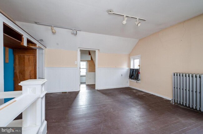 Building Photo - 121 W Arch St