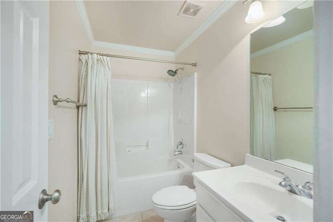 Building Photo - 3405 Regent Pl SW