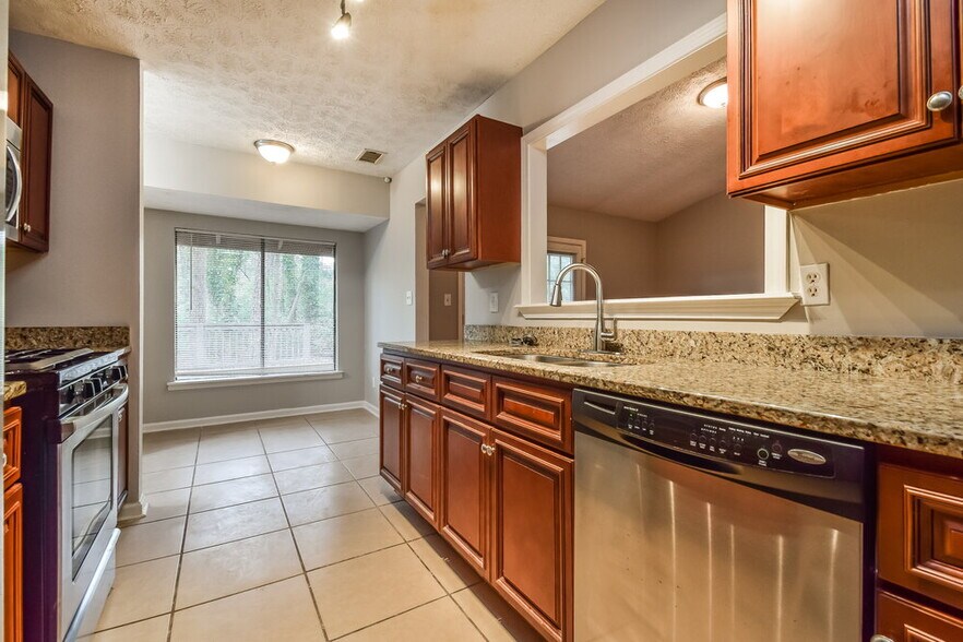 Building Photo - 115 Doubletrace Ln