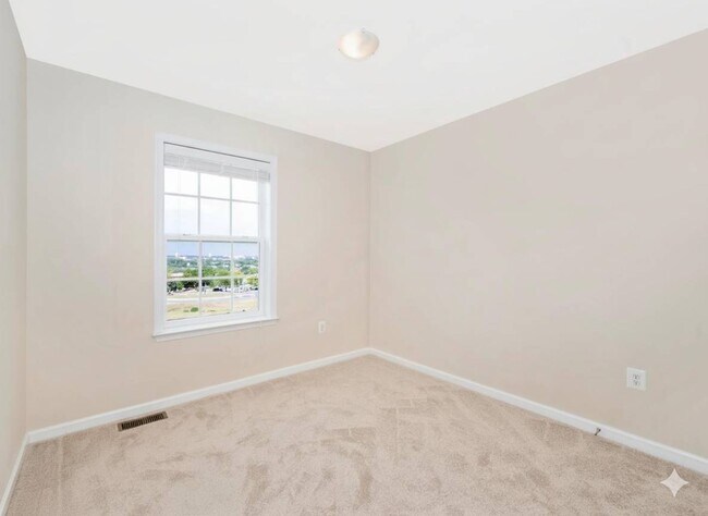 Building Photo - 1104 Frontline Dr