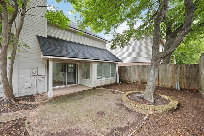 Building Photo - 12800 Briar Forest Dr