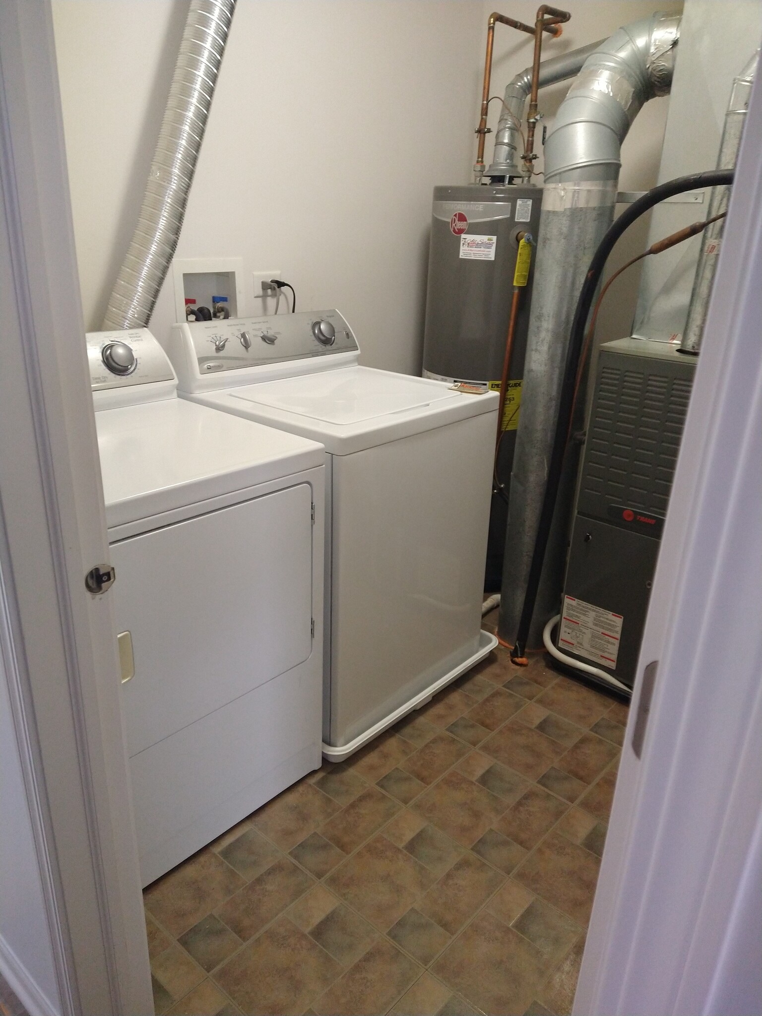 Laundry Room - 2291 Beresford Dr