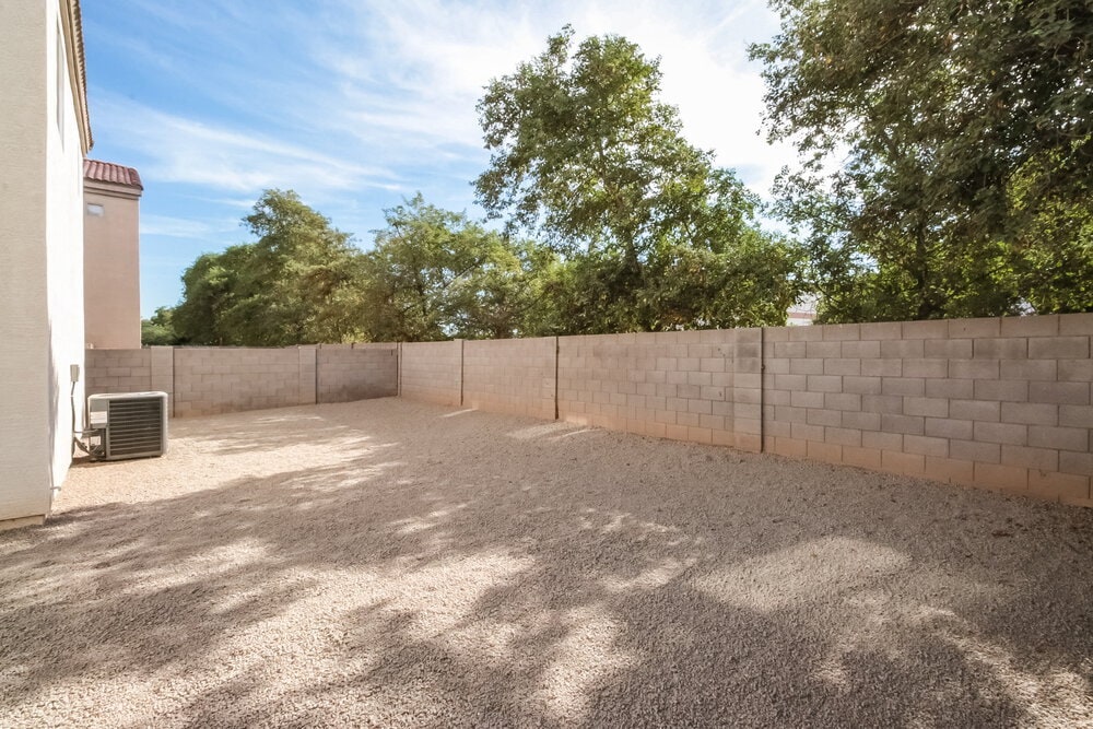 Building Photo - 8345 W Hughes Dr