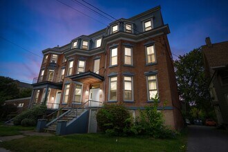 Building Photo - 1109 E Genesee St