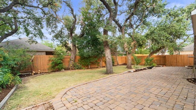 Building Photo - 7808 Alophia Dr