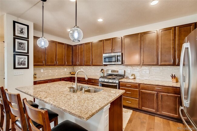 Building Photo - 511 E Hinsdale Ave