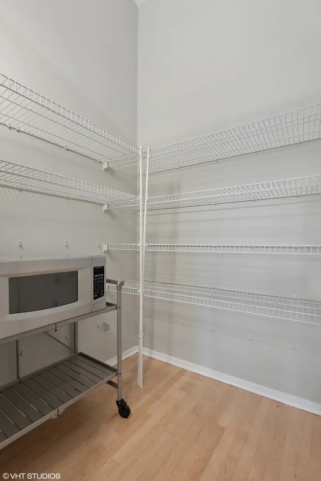 Building Photo - 910 S Michigan Ave