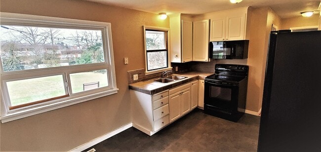 Building Photo - House For RENT:  Historic North Everett 2 ...