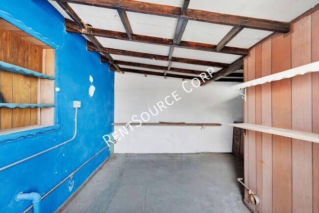 Building Photo - 1040 Flora St