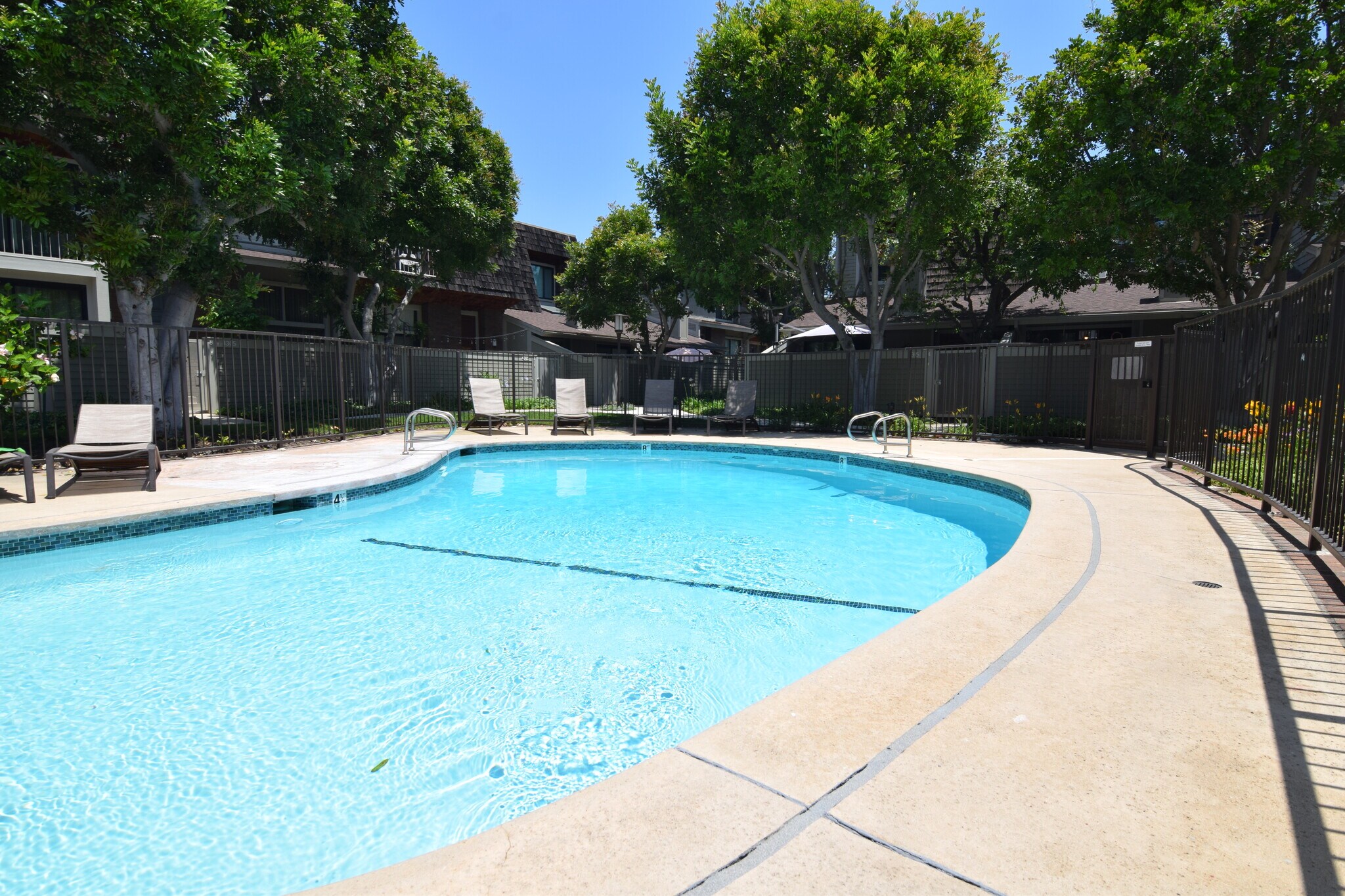 Building Photo - 13340 Maxella Ave