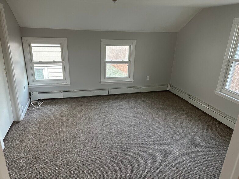 Building Photo - 30 Spring St