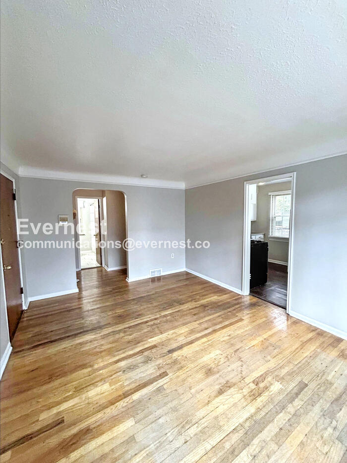 Building Photo - 3866 Woodridge Rd