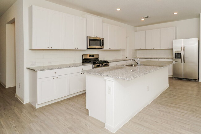 Building Photo - 15115 Nettleton Ml