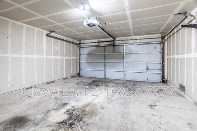 Building Photo - 5818 Sherbrooke Oak