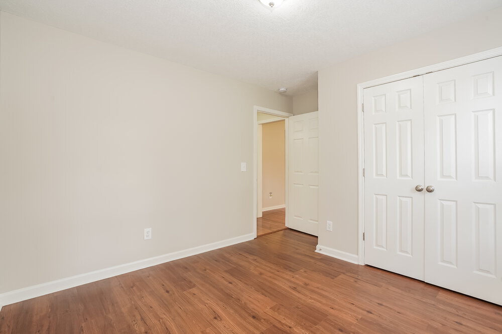 Building Photo - 725 Veneta View Dr