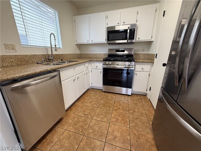 Building Photo - 3130 Meadow Flower Ave