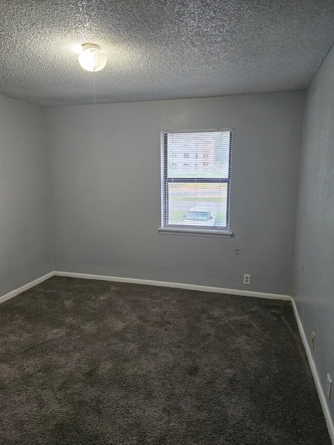 Building Photo - 270 Tampa Dr