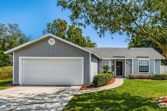 Building Photo - 9613 Villiers Dr N